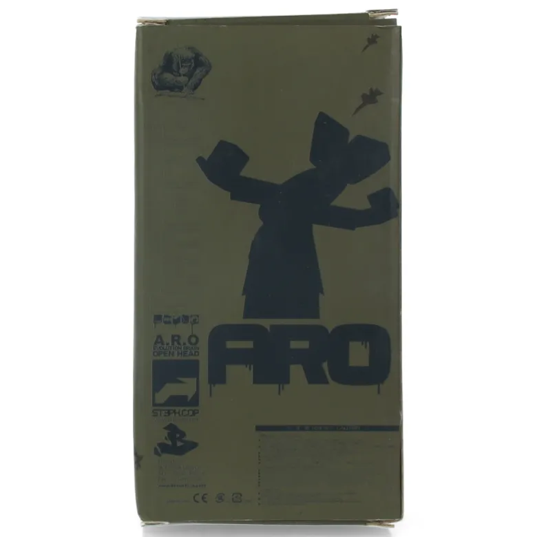 Aro (Kaki) by Steph Cop
