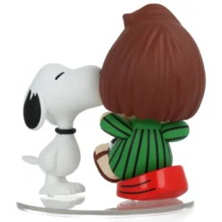 Figurine UDF Peanuts Series 17 - Peppermint Patty & Snoopy