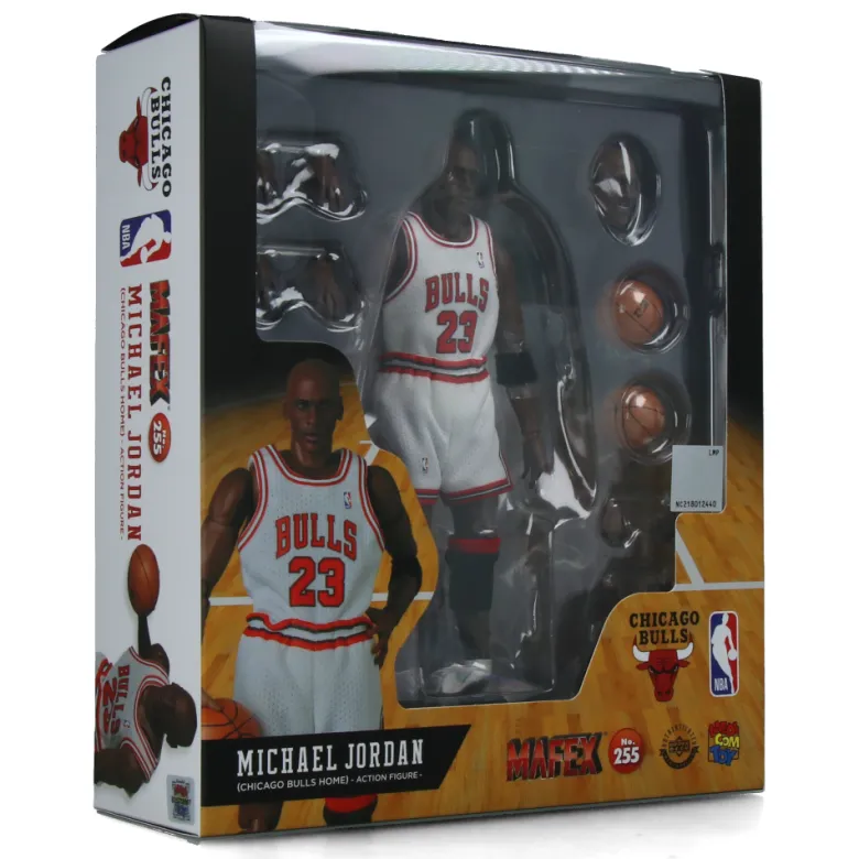 Mafex - Michael Jordan (Chicaco Bulls Home)