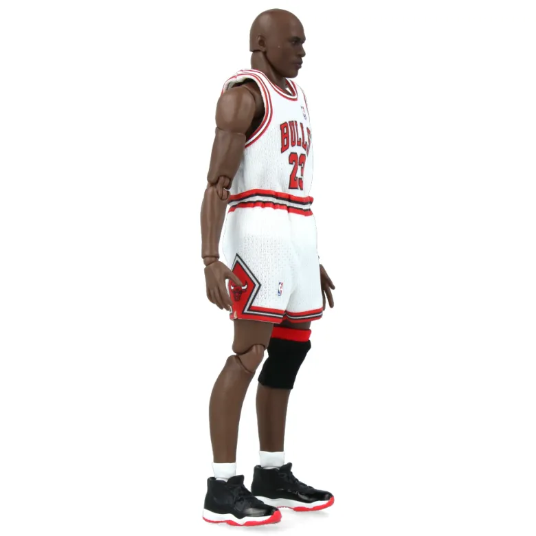 Mafex - Michael Jordan (Chicaco Bulls Home)